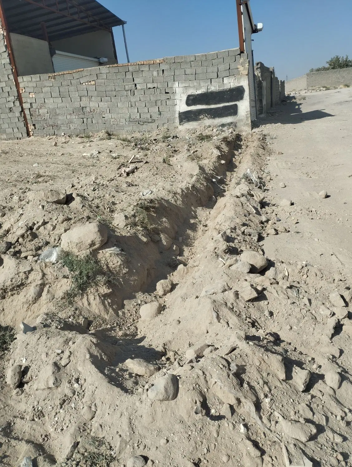 یک قطعه زمین در آخماقیه