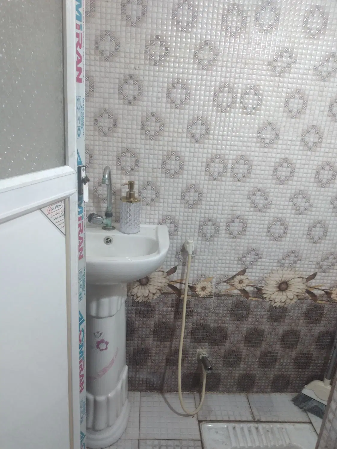 رهن و اجاره زیر زمین ۶۰متری بازسازی شده هستش