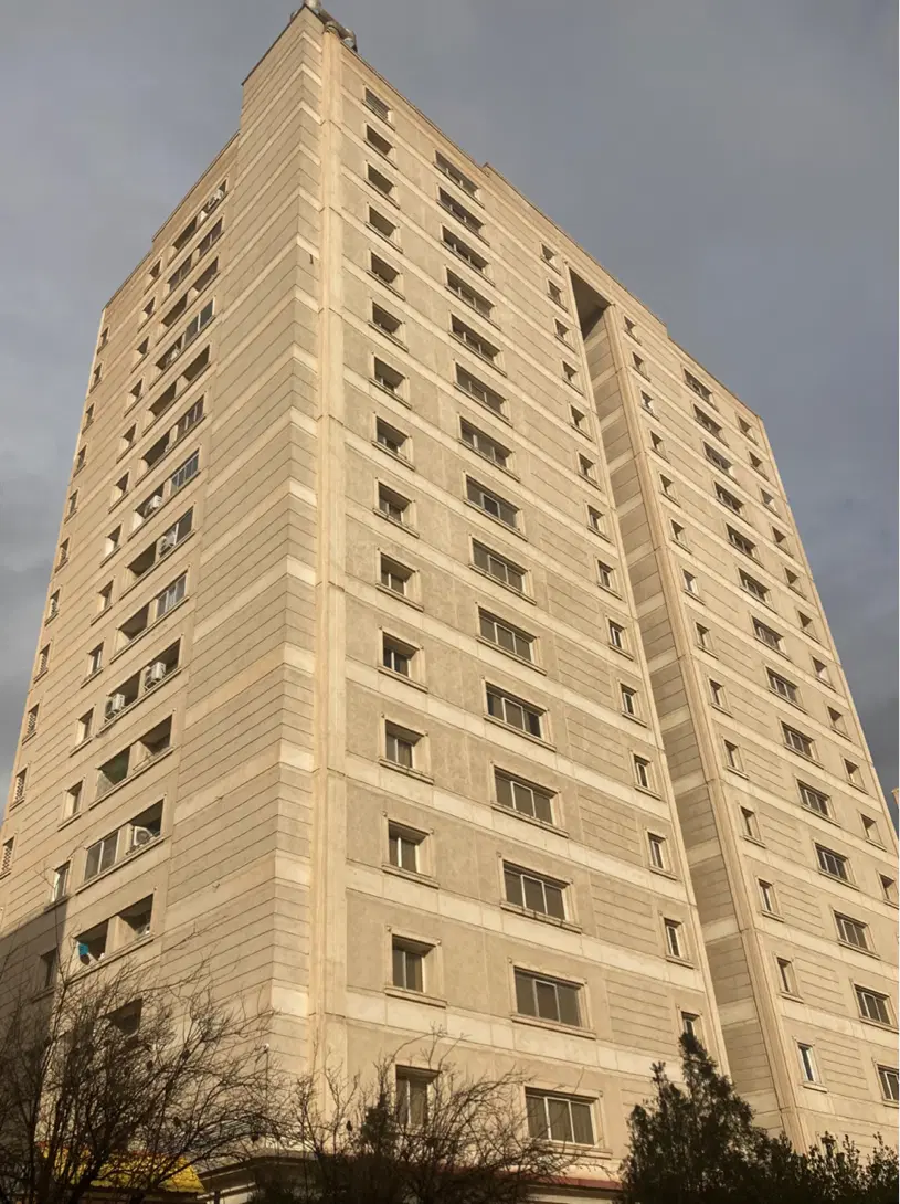 اجاره پشت بام یک برج مسکونی