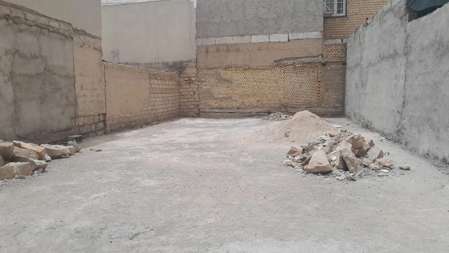 زمین ۱۲۰ متر فیکس
