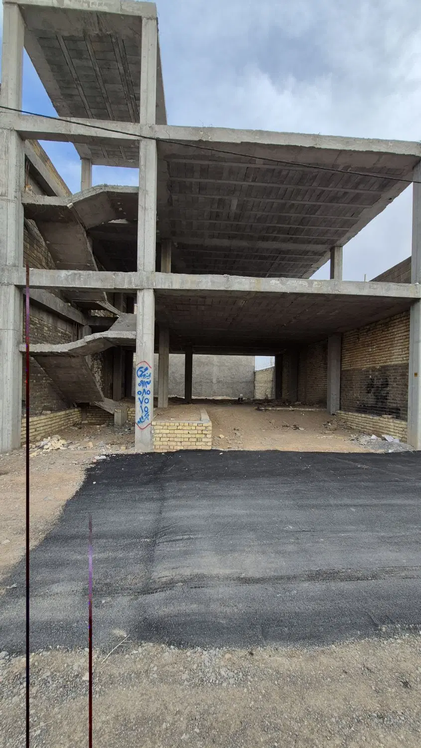 فروش ساختمان دوطبقه نیمه کاره ورنامخواست