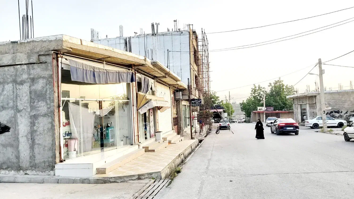 فروش مغازه تجاری و پارکینگ