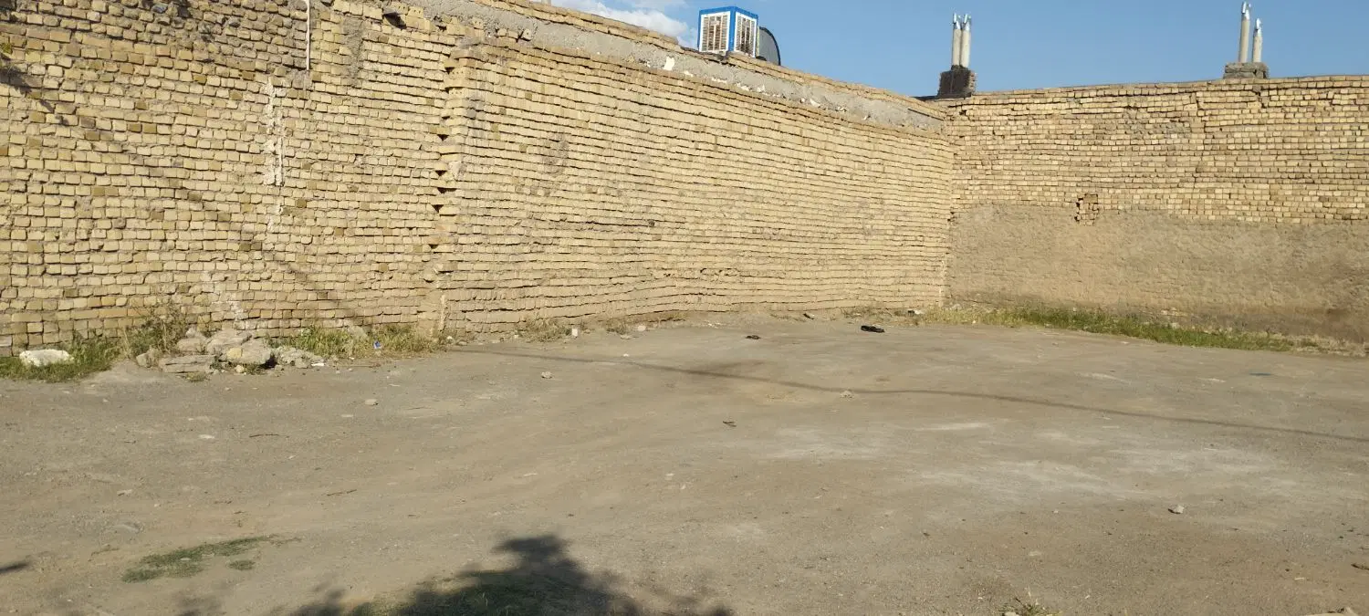 زمین فروشی