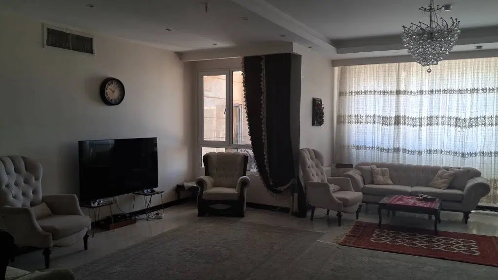 واحد ۱۳۰متری دوخواب فول امکانات نما فردیس فلکه ۵
