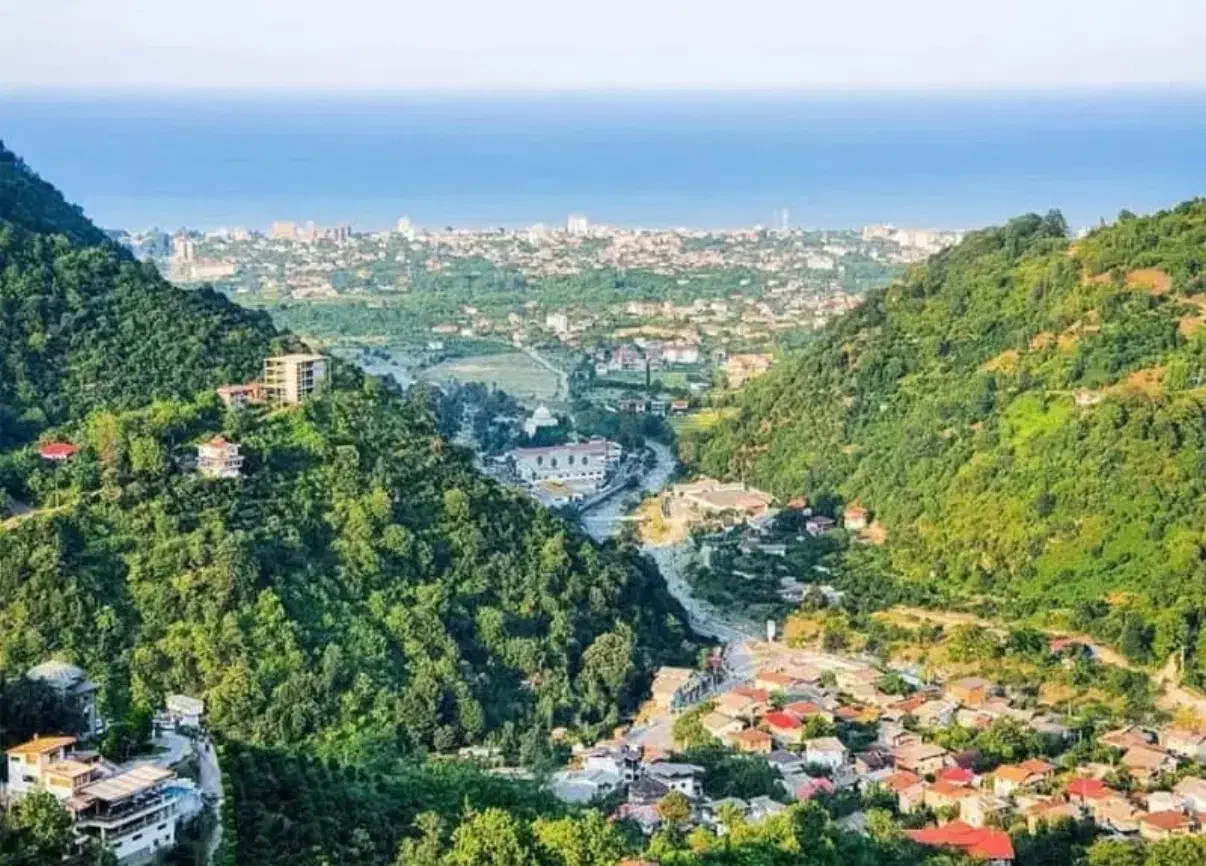 زمین ۲۲۰۰ متری
