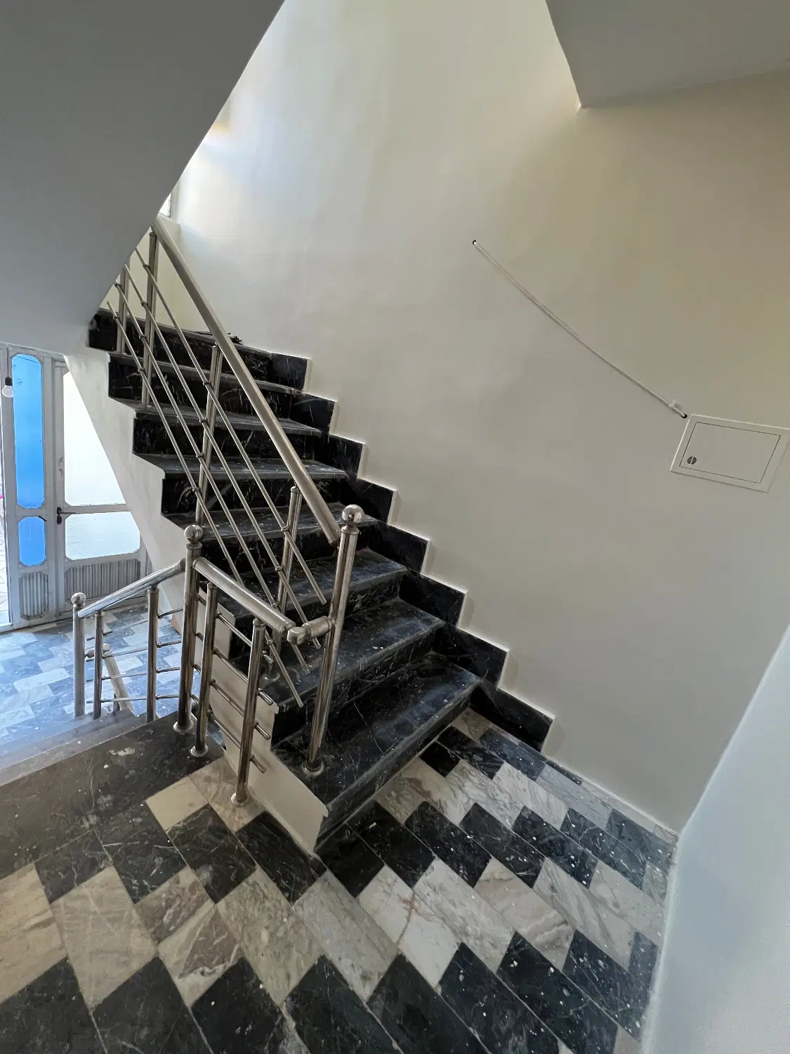 فروش حیاط دربست ۲۳۶ متر