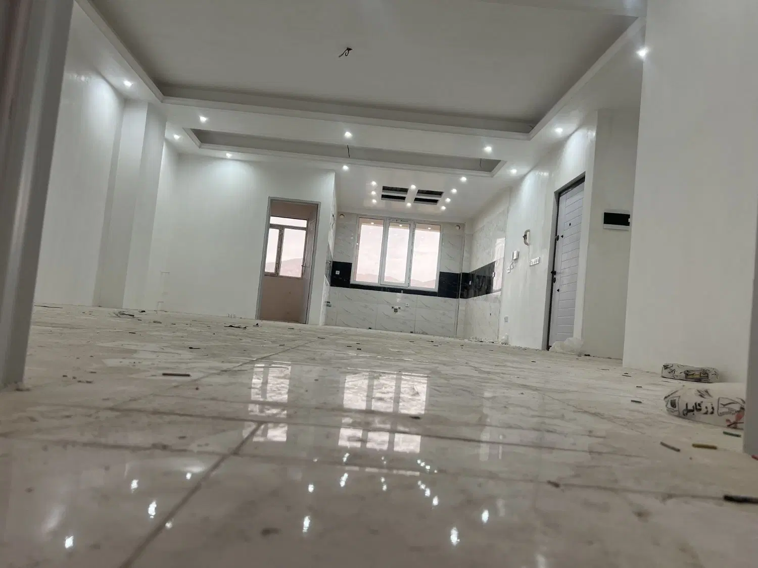 اپارتمان نوساز در قیامدشت