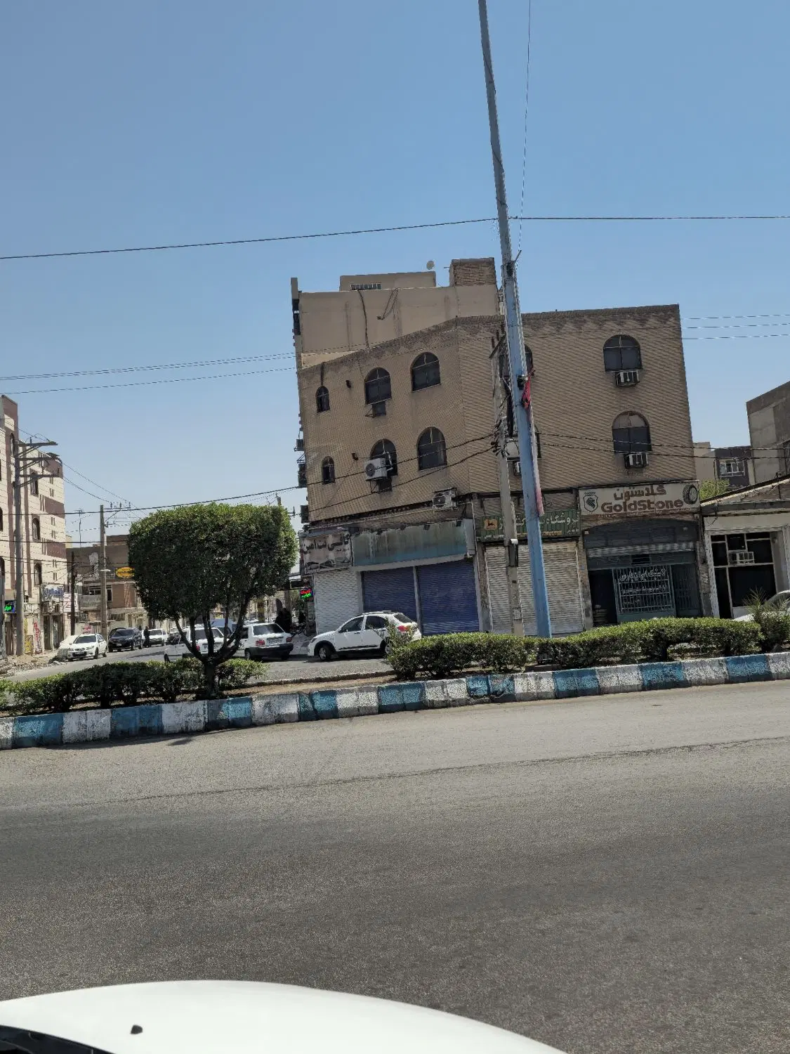 کمپلو شمالی نبش ناصرخسرو انقلاب