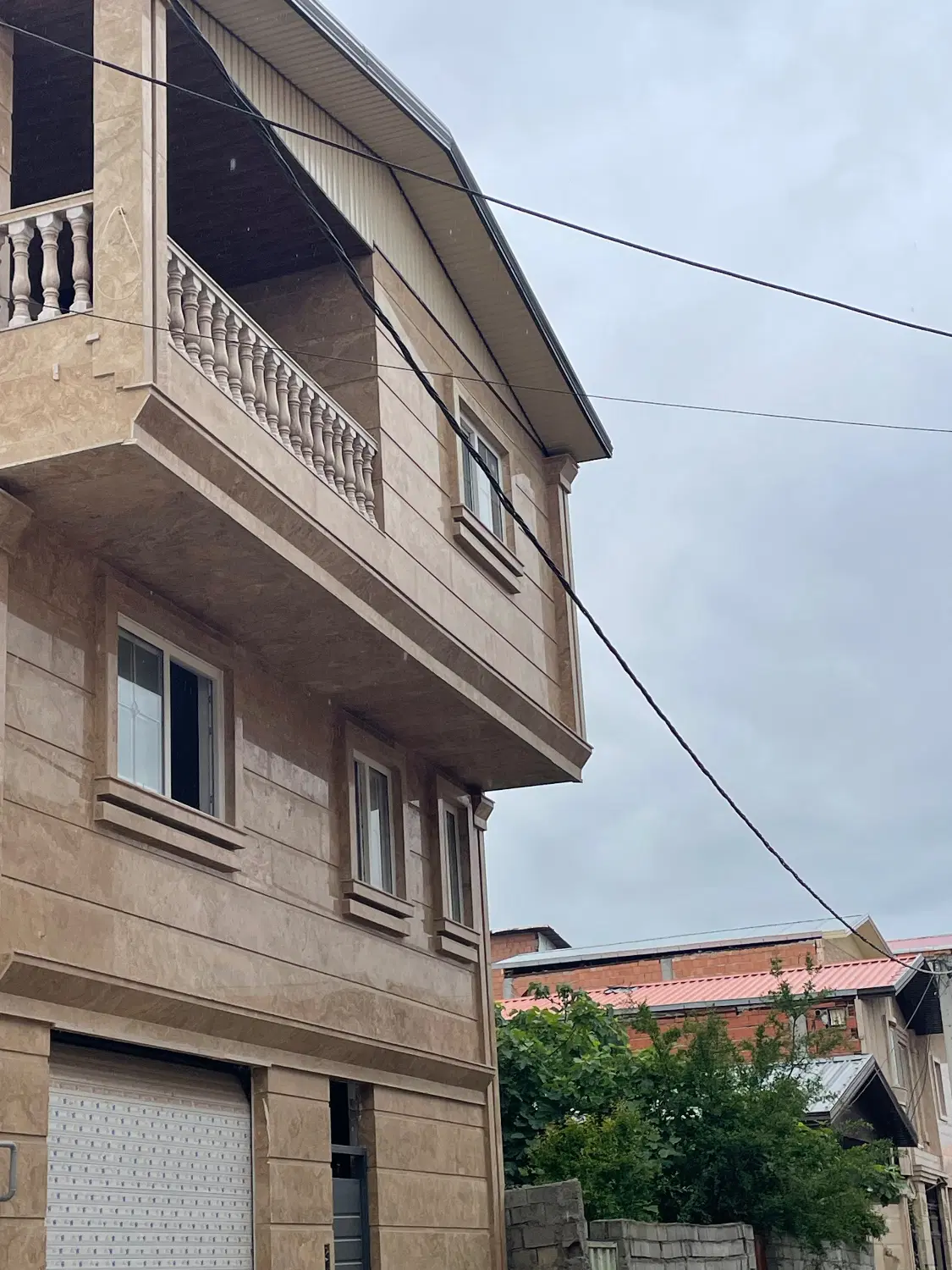 ویلایی نما سنگ موقعیت تاپ