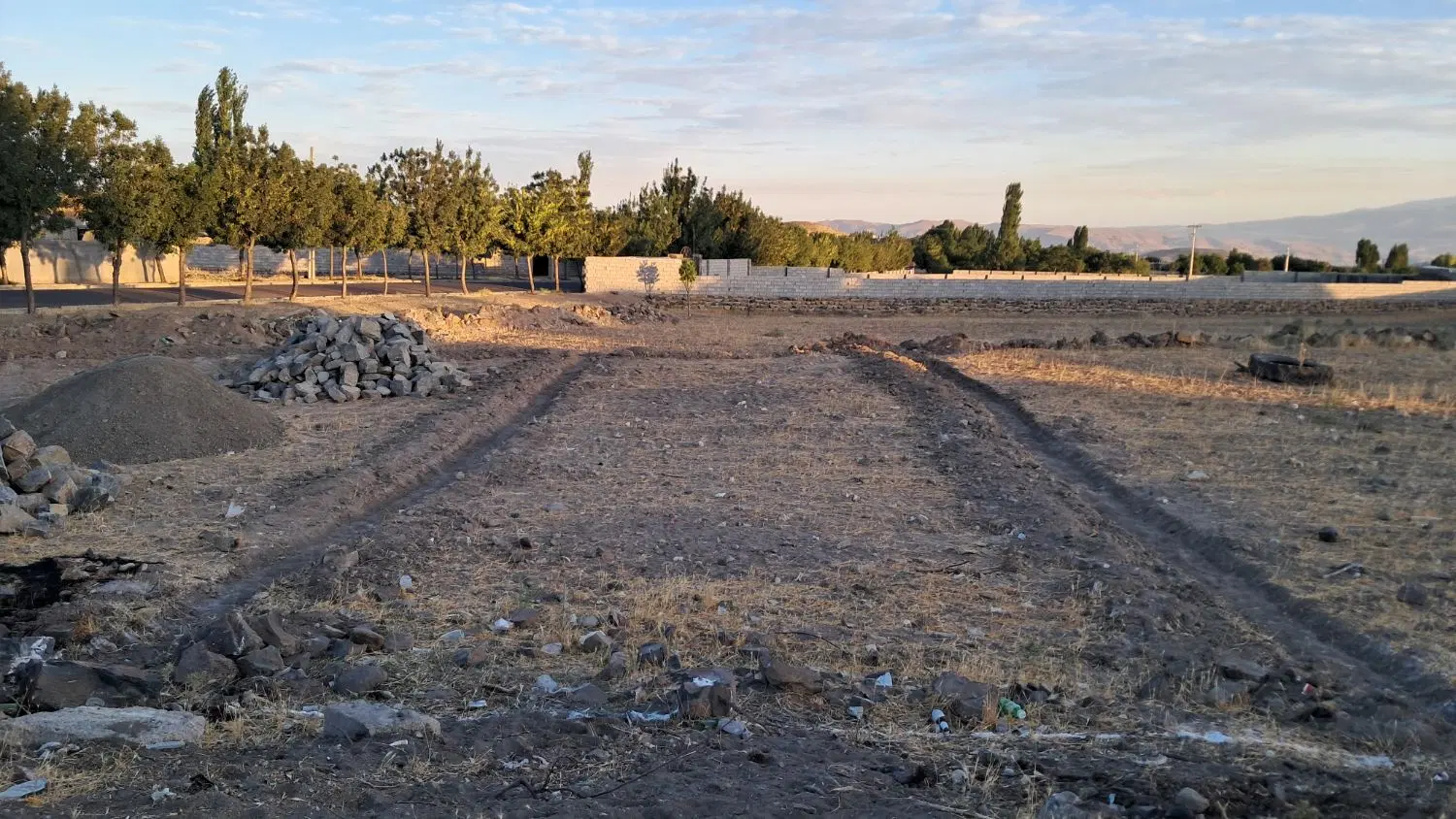 زمین فروشی