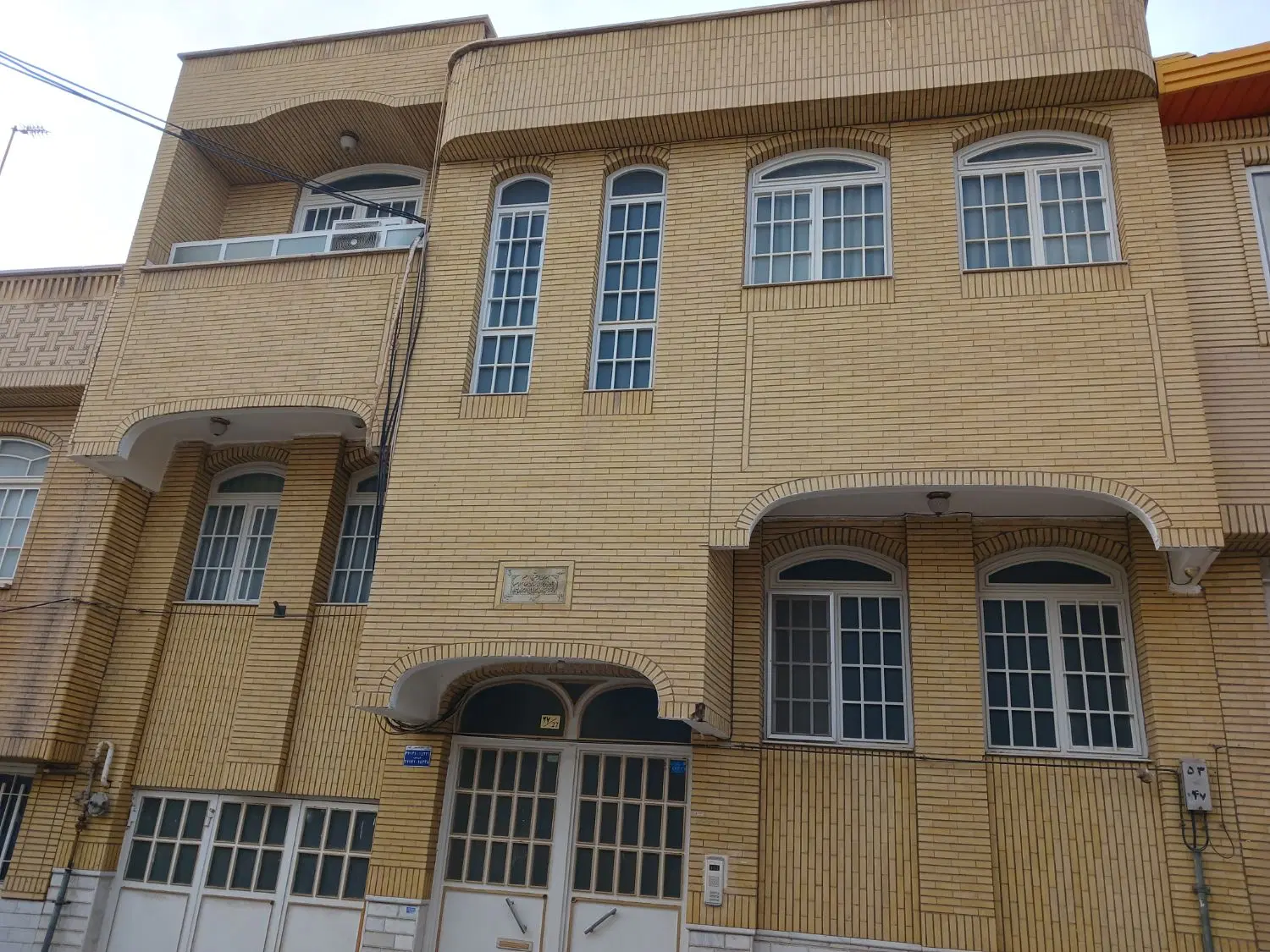 ویلایی سه طبقه مجزا مسکونی