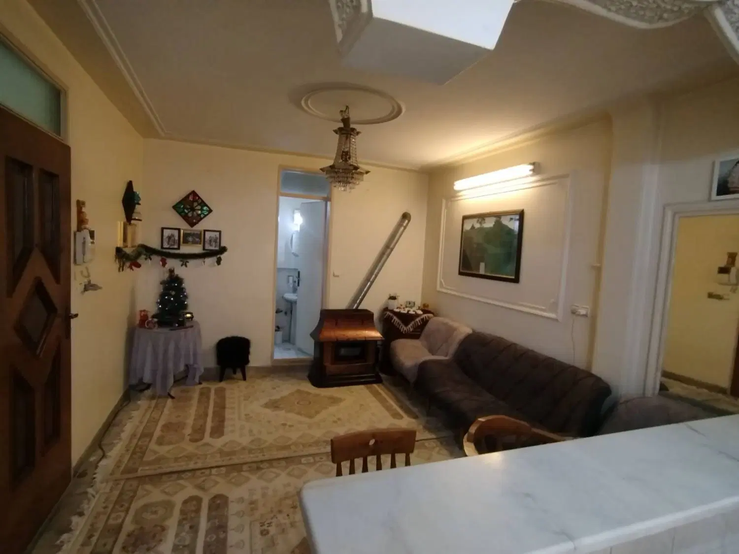 آپارتمان ۴۰ متری ،  خوش نقش ، نبش کوچه