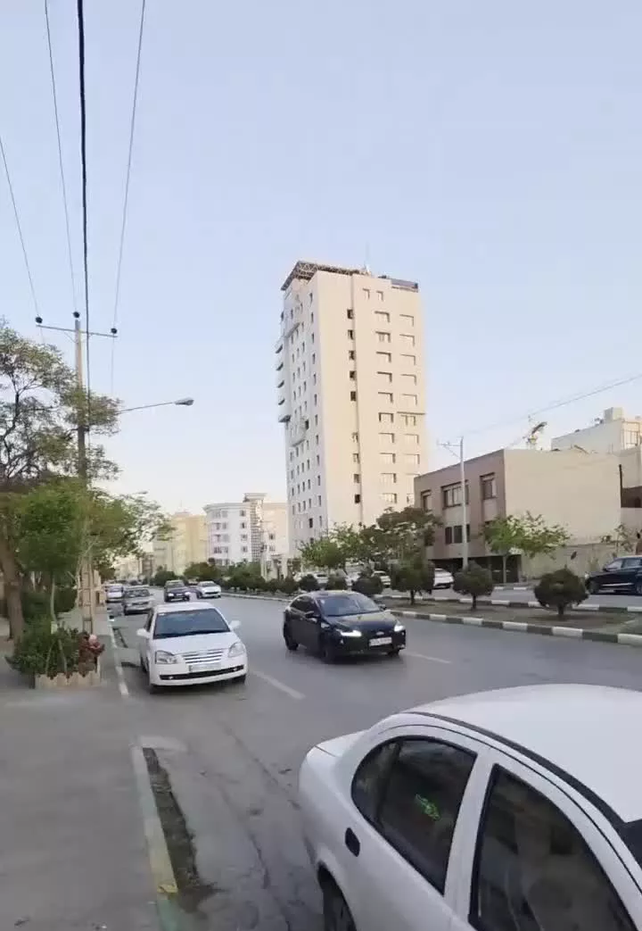 ۱۴۰ متر ۲ خواب حاشیه صارمی شیک