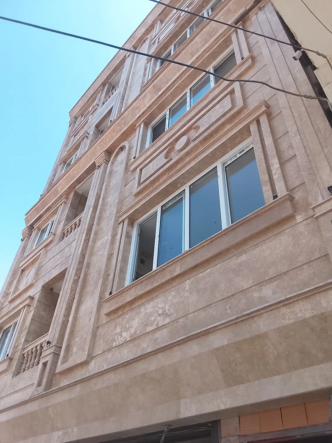 فروش آپارتمان نوسازطالقانی یک