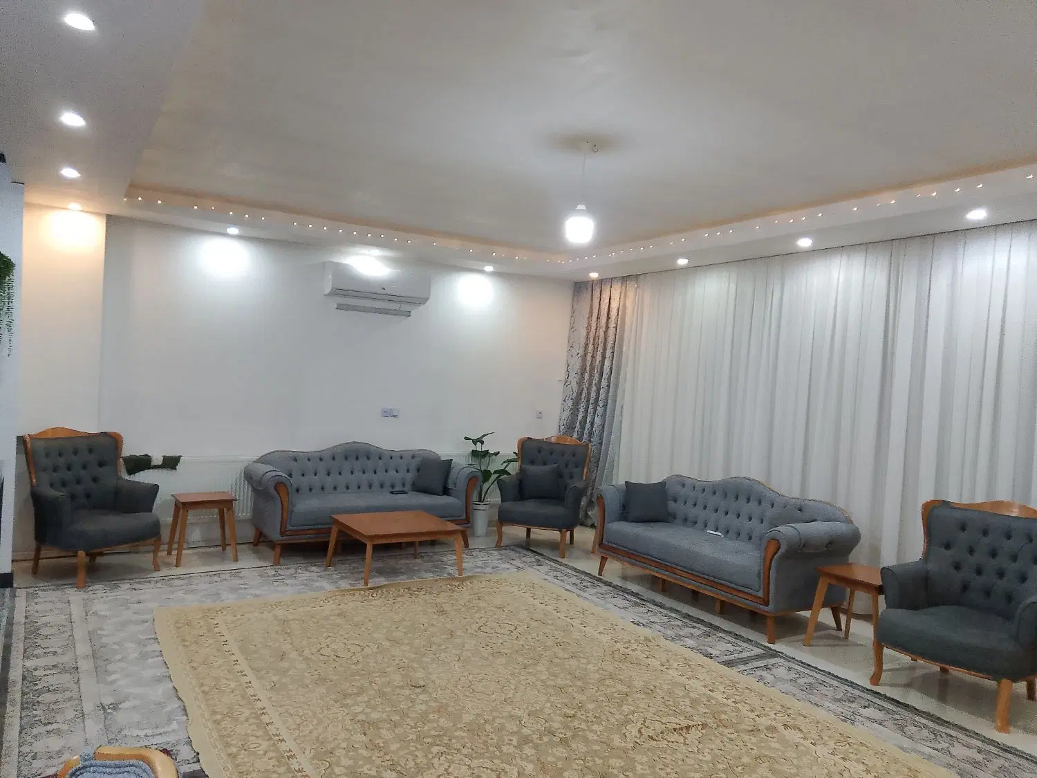 خانه ویلایی دوطبقه نیم