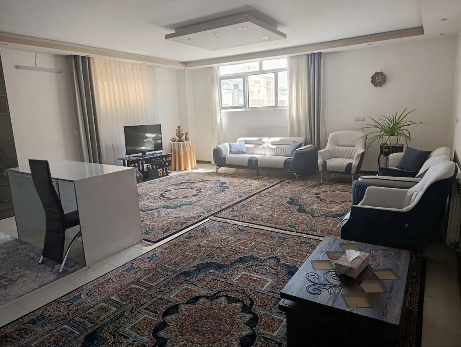 فروش طبقه اول خیابان شیرازی بهارستان