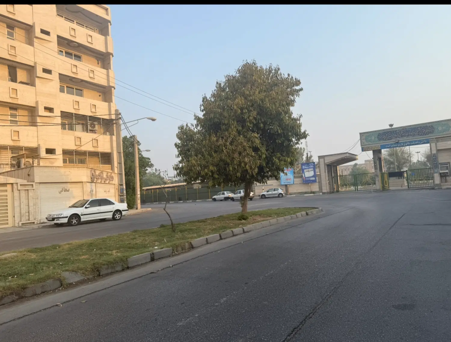 واحد جلو مجاور دانشگاه علوم‌پزشکی