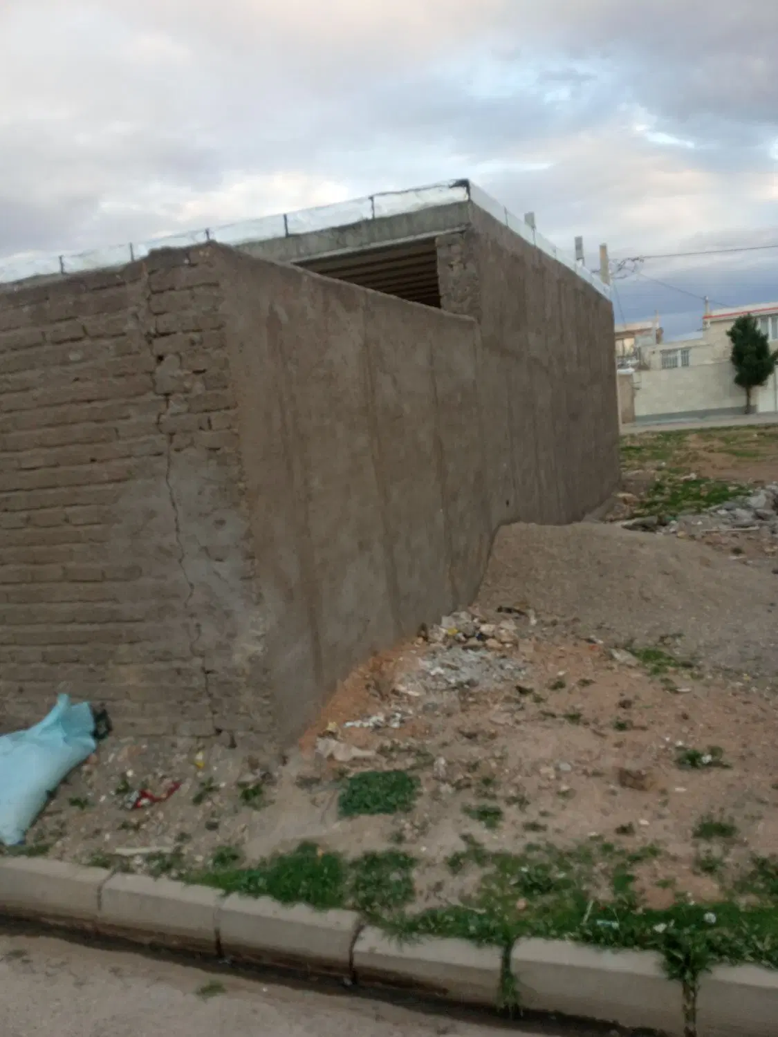 ساختمان معاوضه  با ماشین