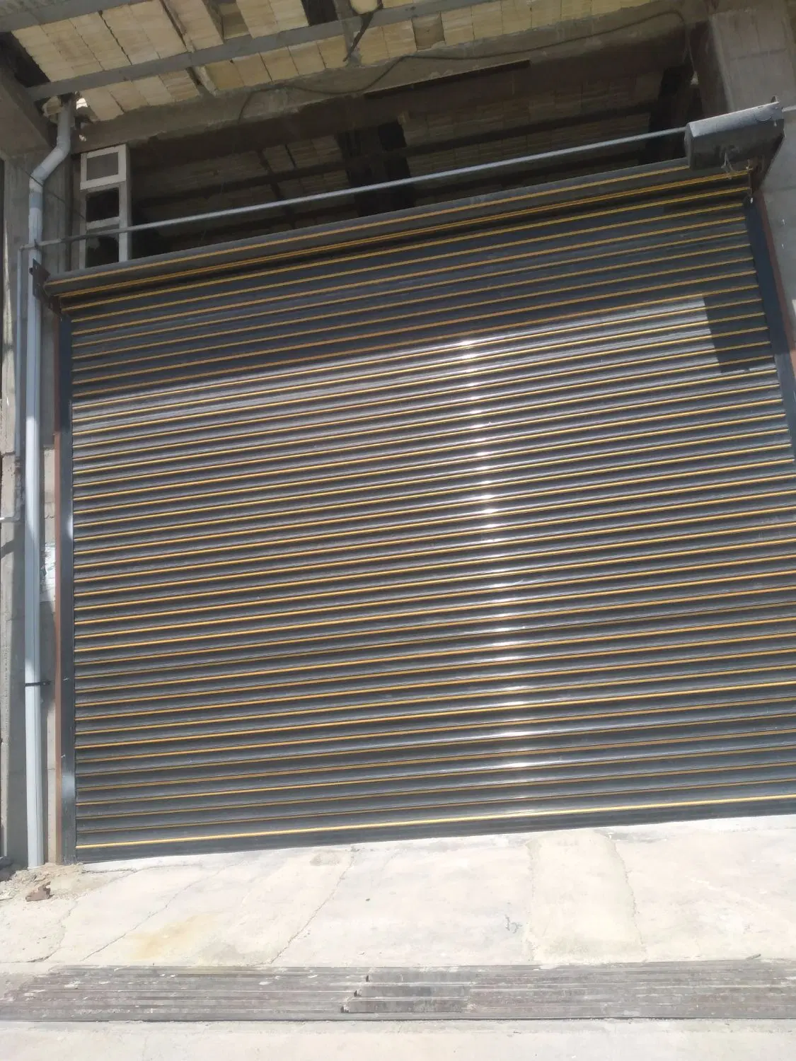 مغازه تجاری
