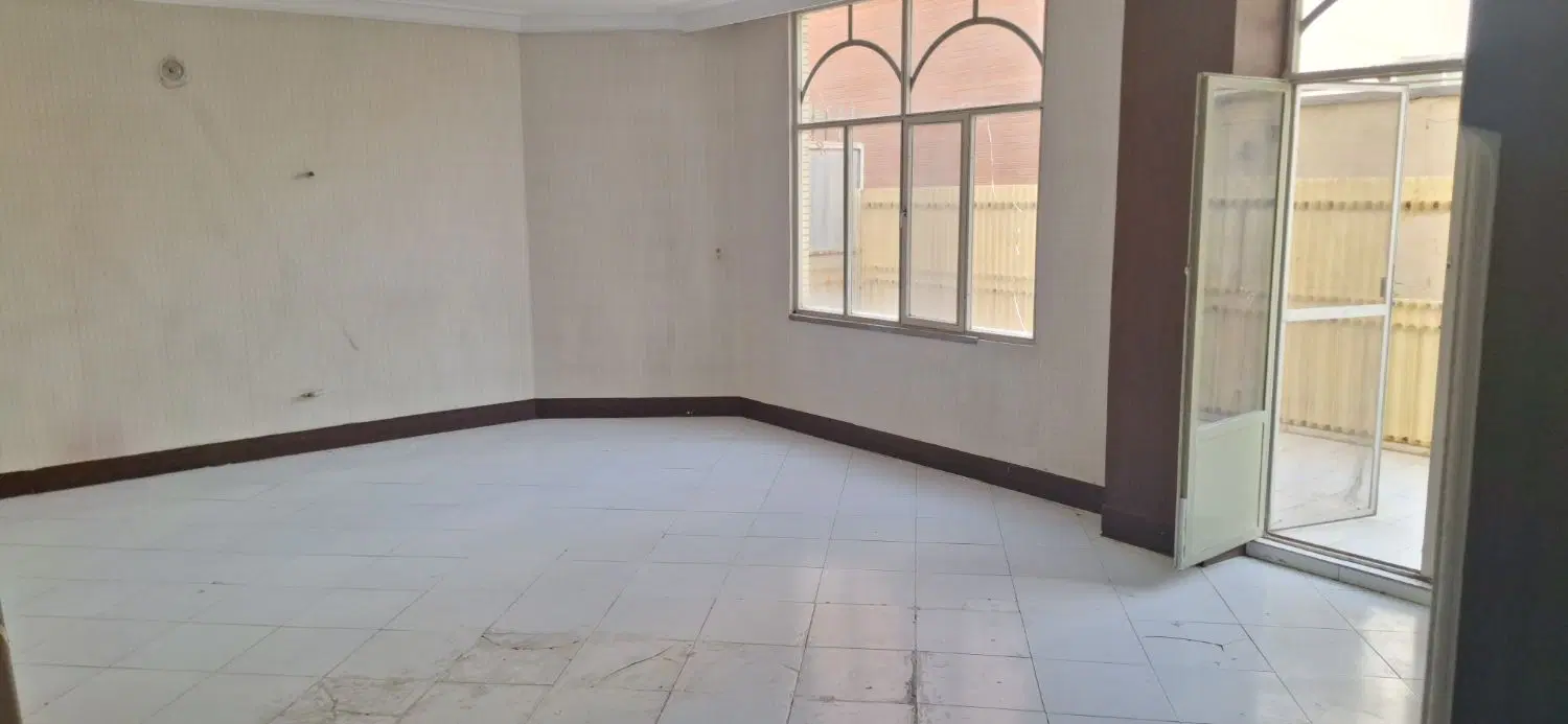 واحد جنوبی غرق نور در خیابان هفده شهریور