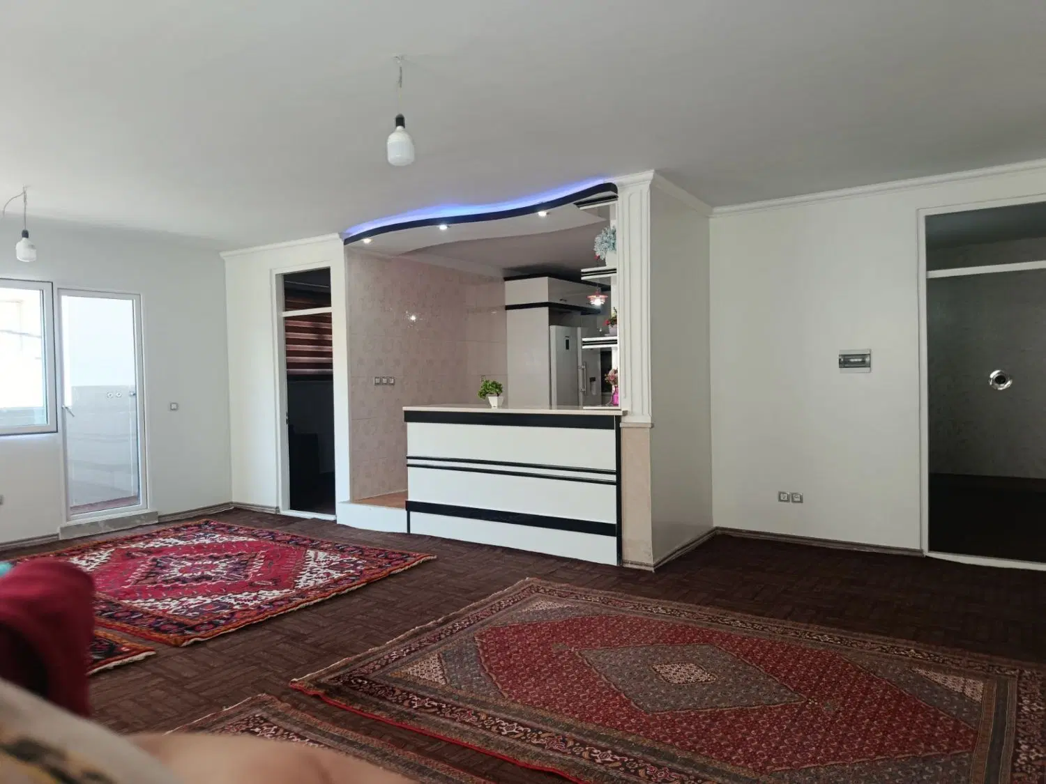 آپارتمان ۱۰۰ متری در عباسی