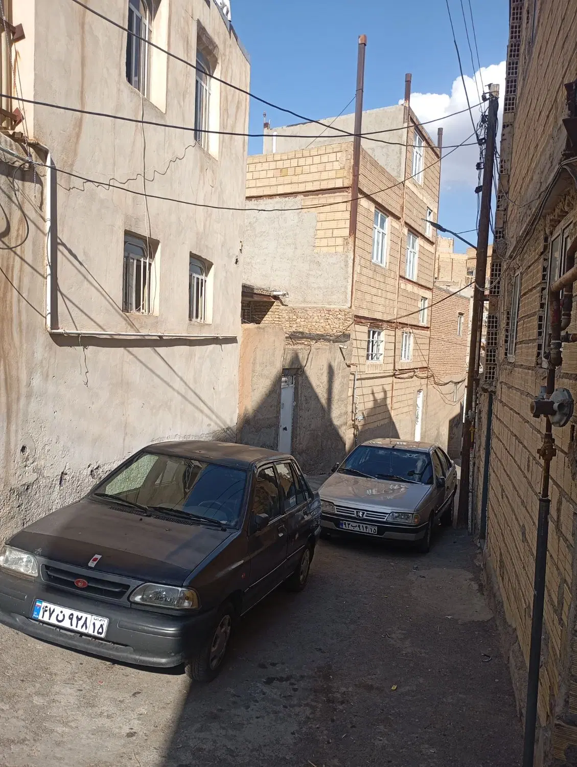 خانه دوطبقه ماشین رو ساخت اهن
