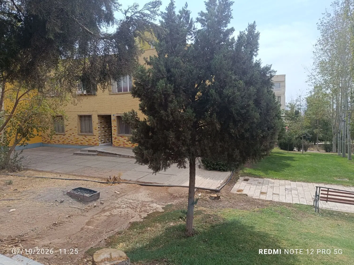 ۵۰ متری بنیاد روبروی پارک کوهسار مناسب اداری