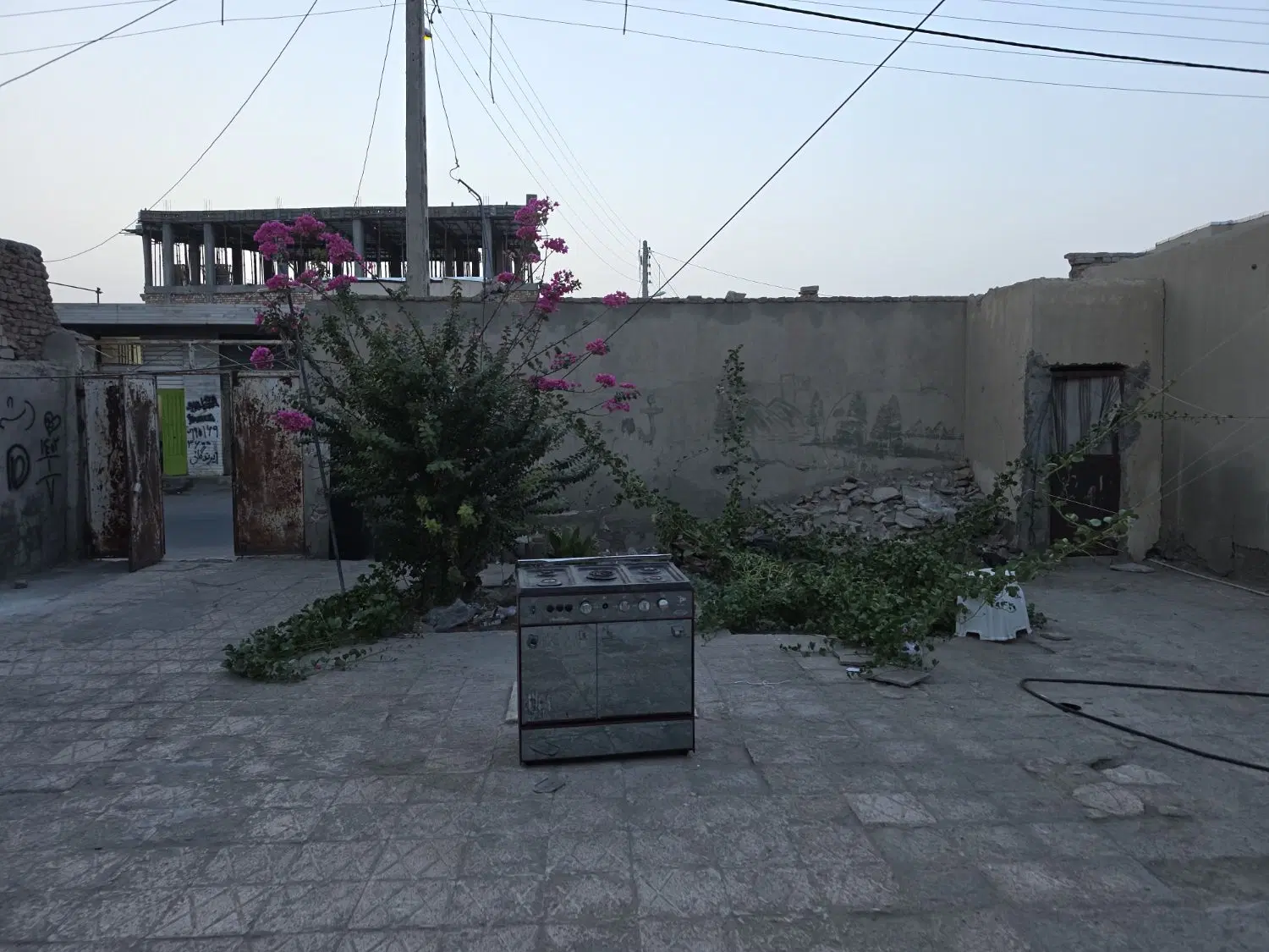 زمین تجاری فروشی خیابان روبرو شهرداری