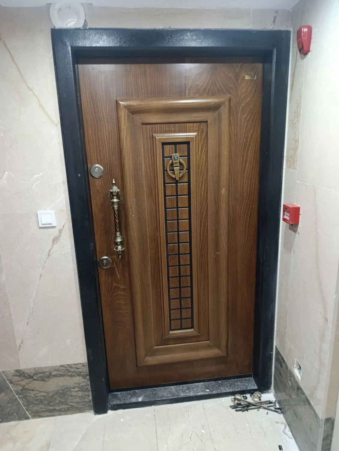 40 متر-پارکینگ- آسانسور-کیانی-۲ واحد موجود