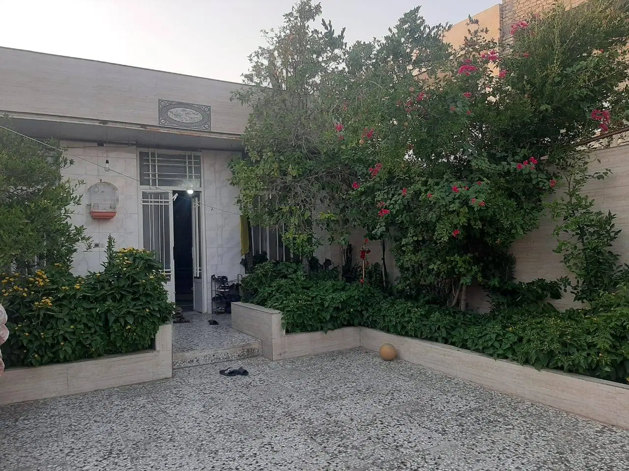 آپارتمان سند دار دانش