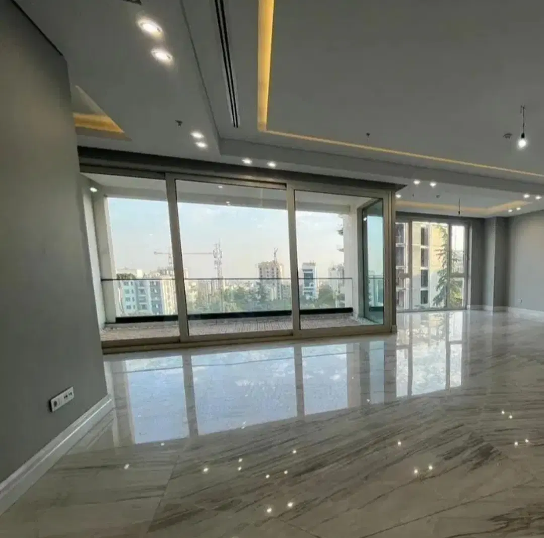 130 متر_3 خواب _فول امکانات_نوساز _تهران ویلا