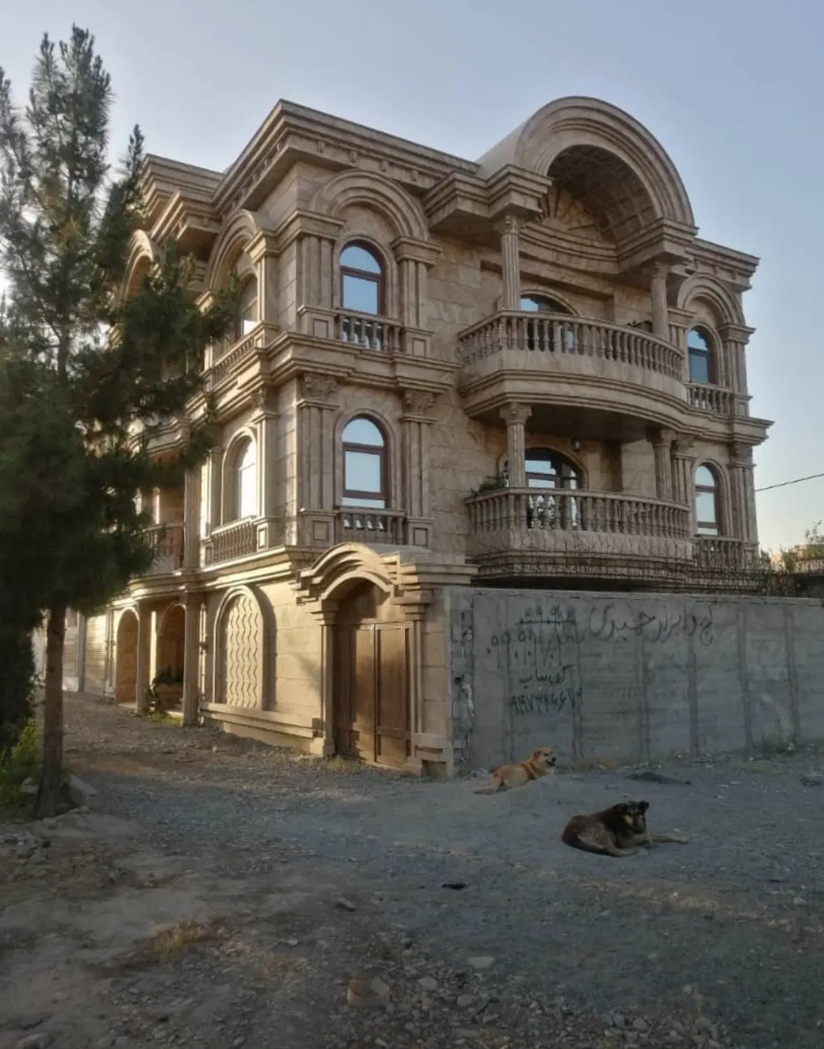 ۲۰۰ منر زمین شهرک پارسیان فاز ۳