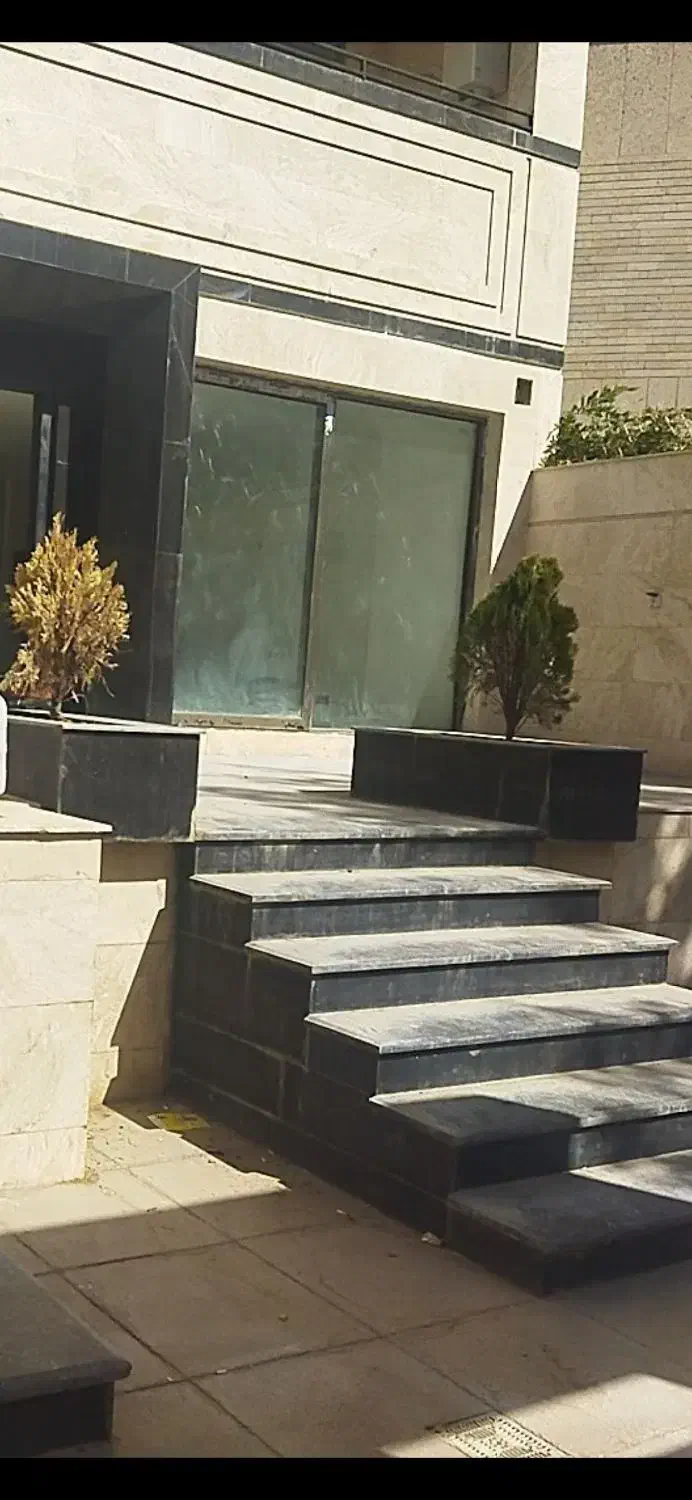 میدان سعدی اول سناباد ویلایی ۲۶۰متربنا