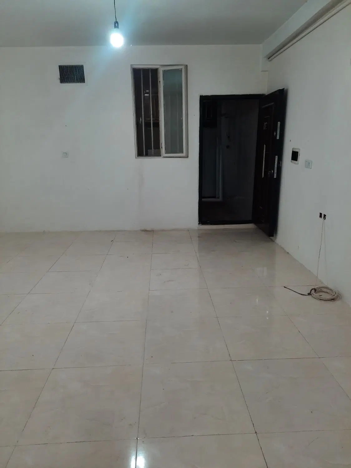 منزل مسکونی ۹۰ متر  ویلایی حیاط دار تازه ساخت