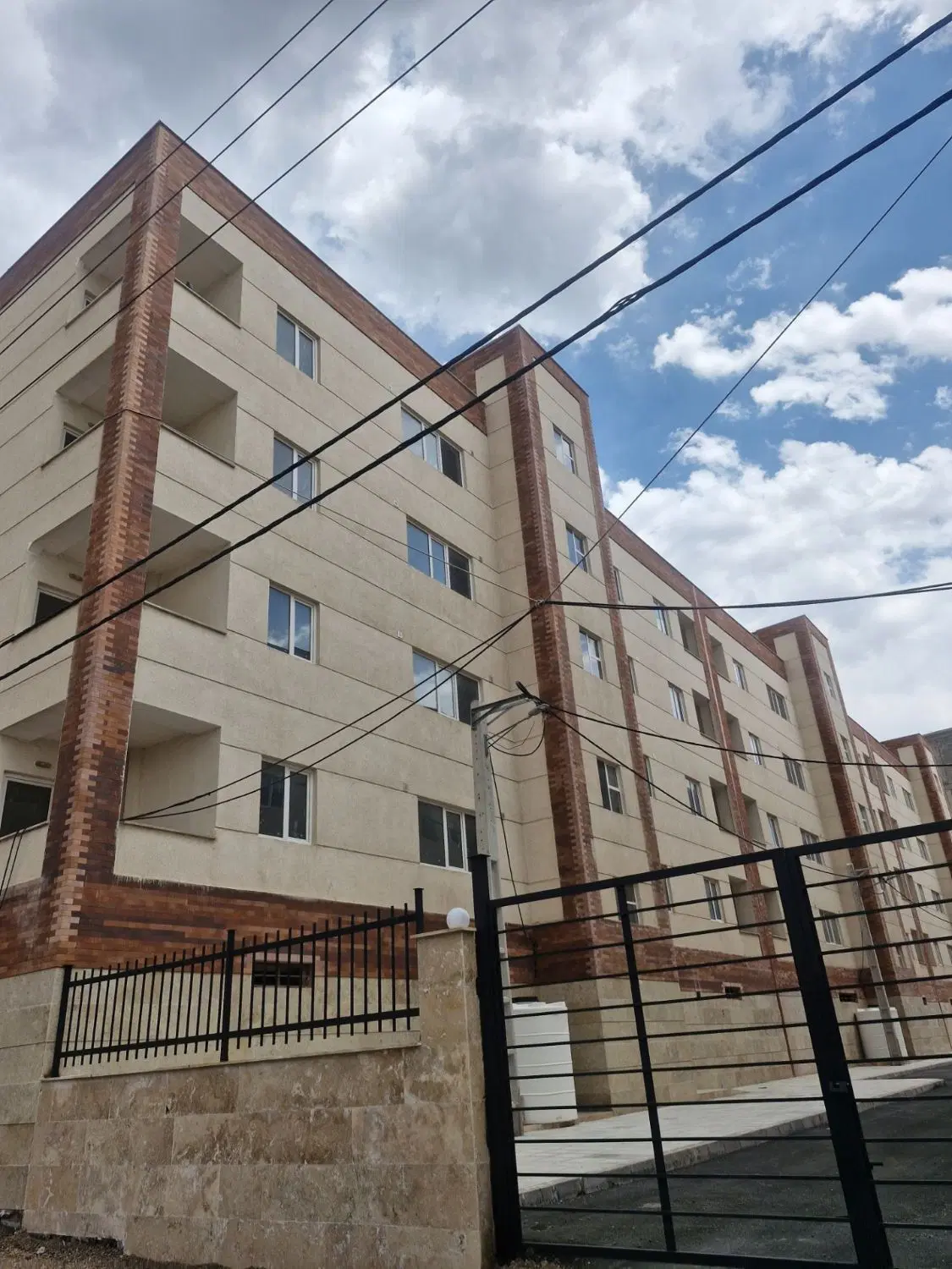 دوخواب ۹۵ متری پارکینگ مسقف پرند فاز۶