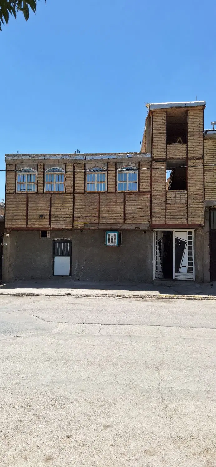 منزل مسکونی ،ویلایی