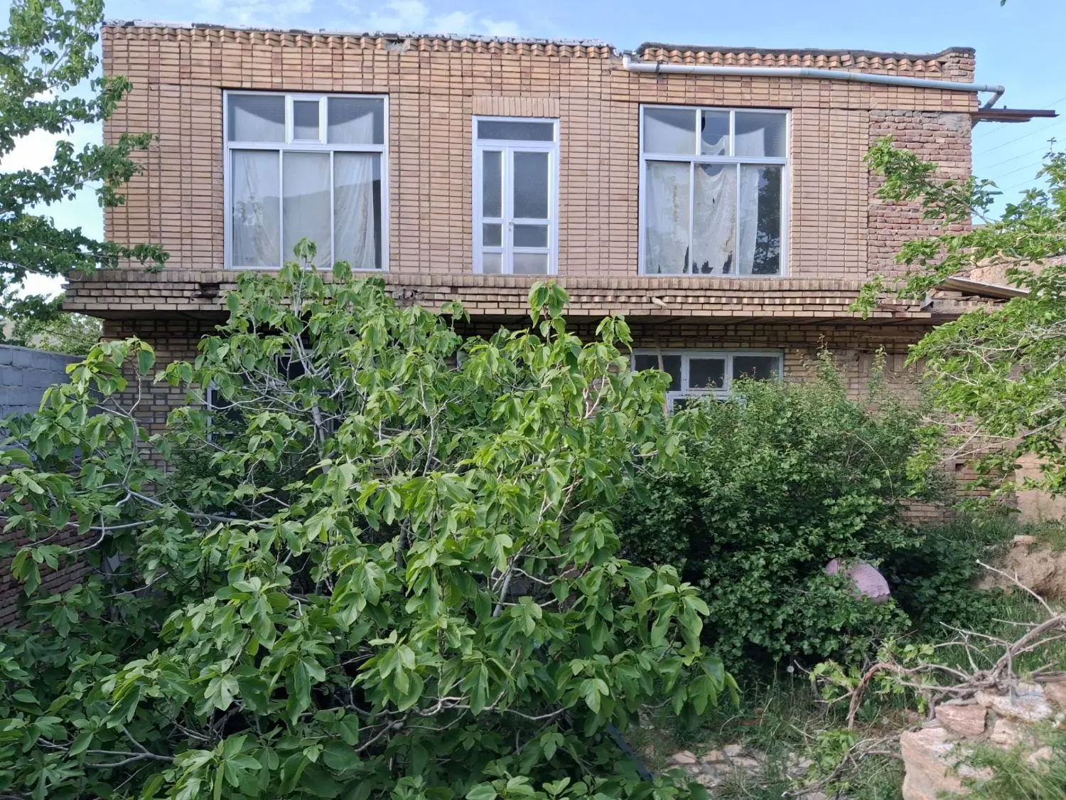 منزل مسکونی دو طبقه در روستای سیلاب