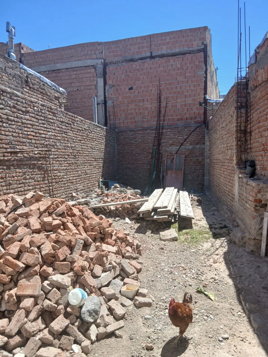 خونه نیمه ساخت