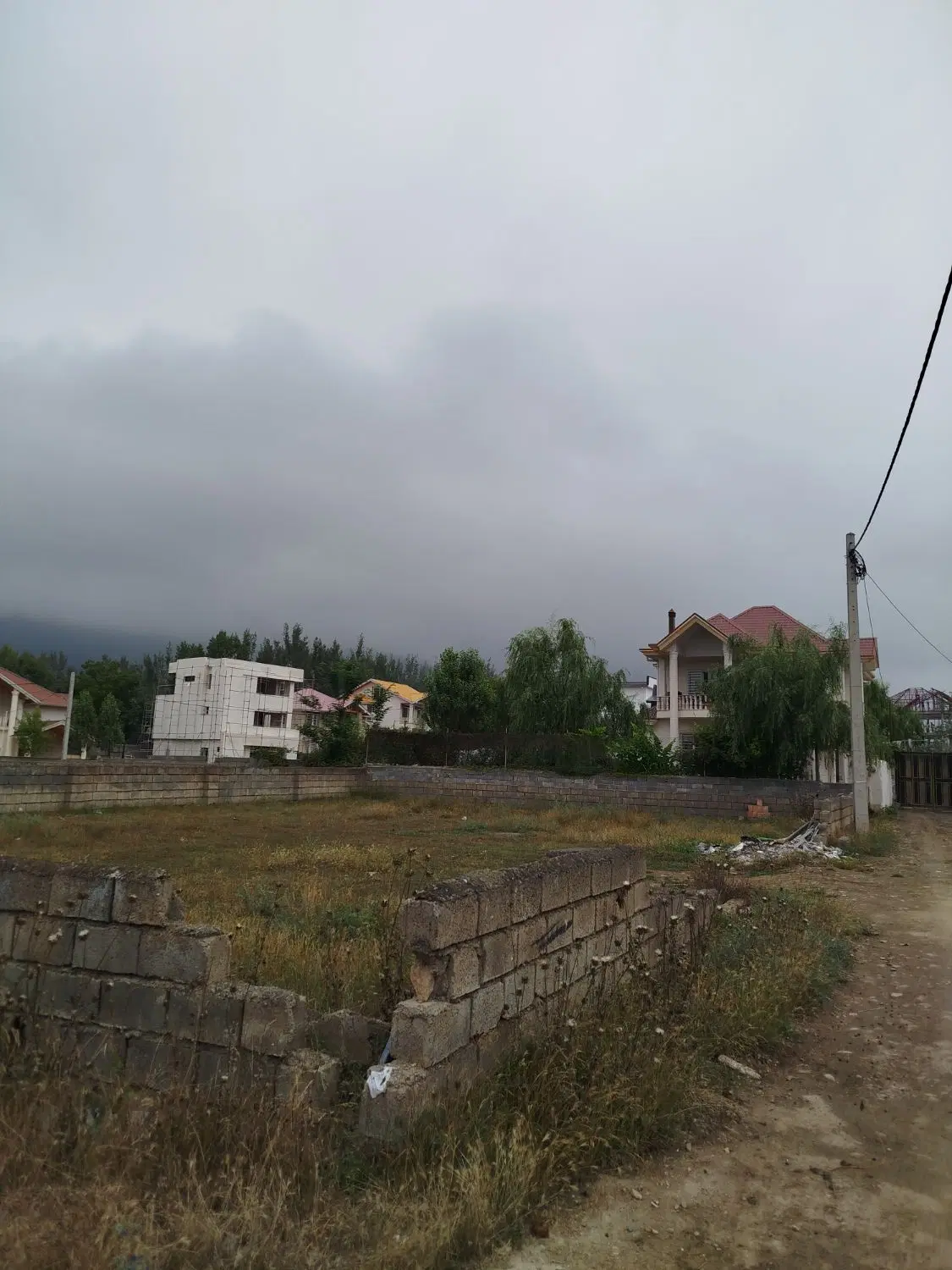 ۵۰۱ متر زمین سند دار لاهو خ ورزش