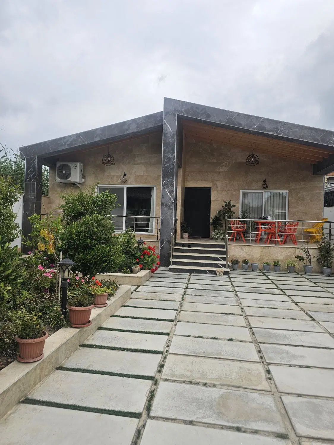 ویلای نوساز با امکانات کامل