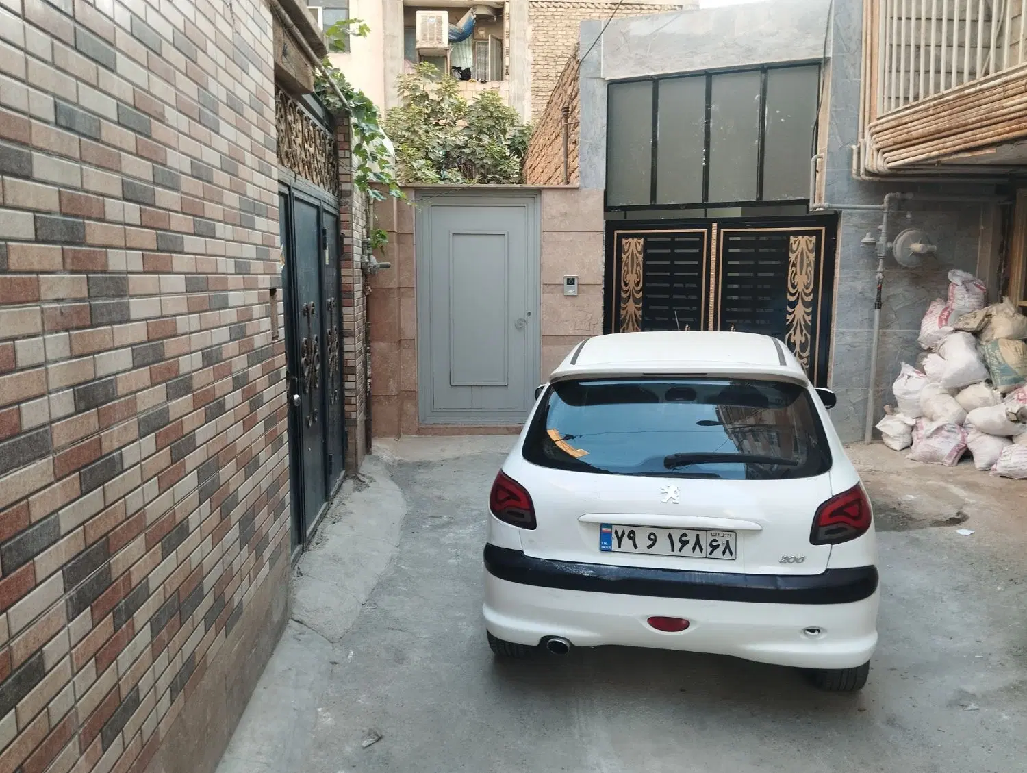 ۱۷۰متر دوخواب دوتا حیاط