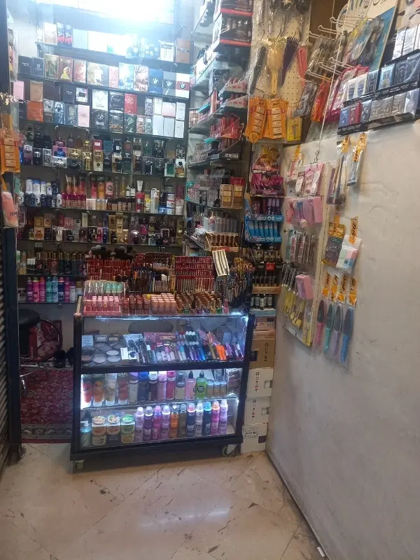 مغازه ۶متریدر قلب بازار