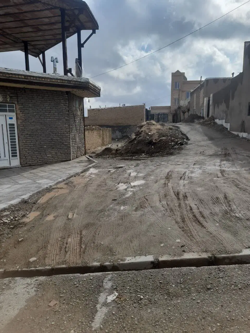 زمین فروشی