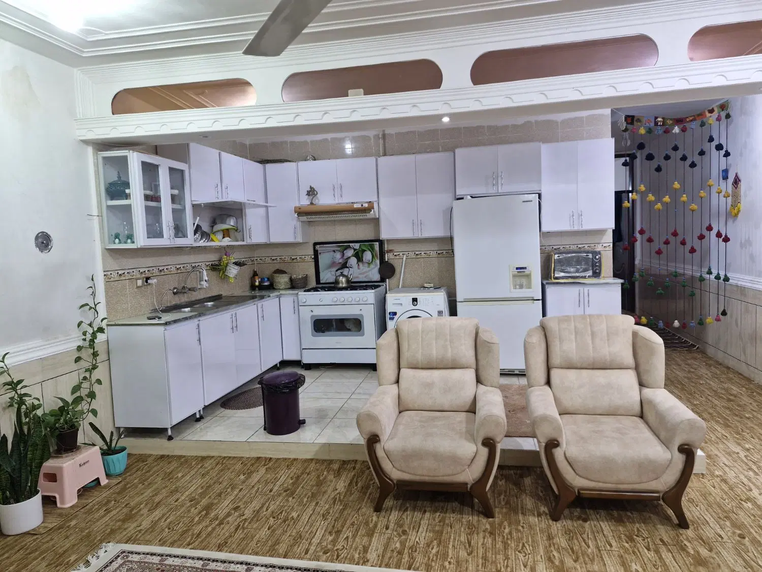 فروش منزل طبقه بالا پارکینگ موتور