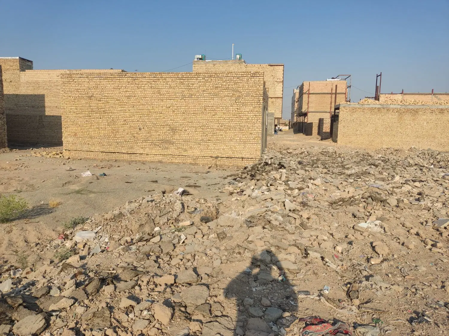 زمین فروشی