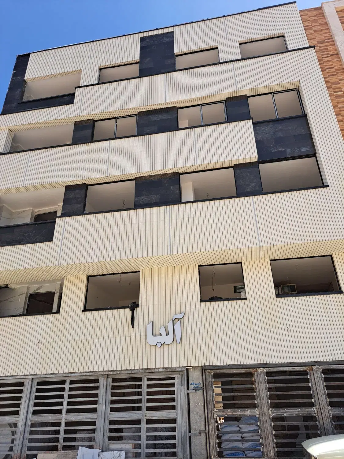 فروش تک   واحدی ۸۸و ۱۵۵متری صفر