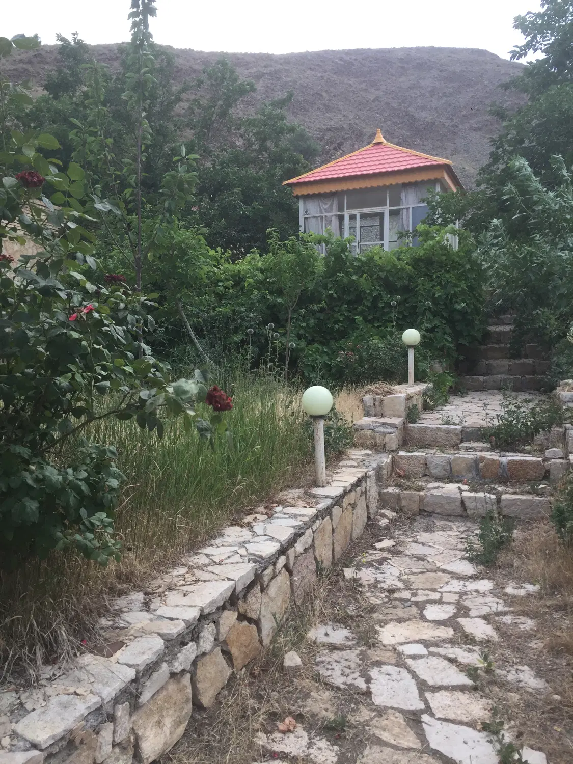 باغ به متراژ ۱۶۰۰ متر