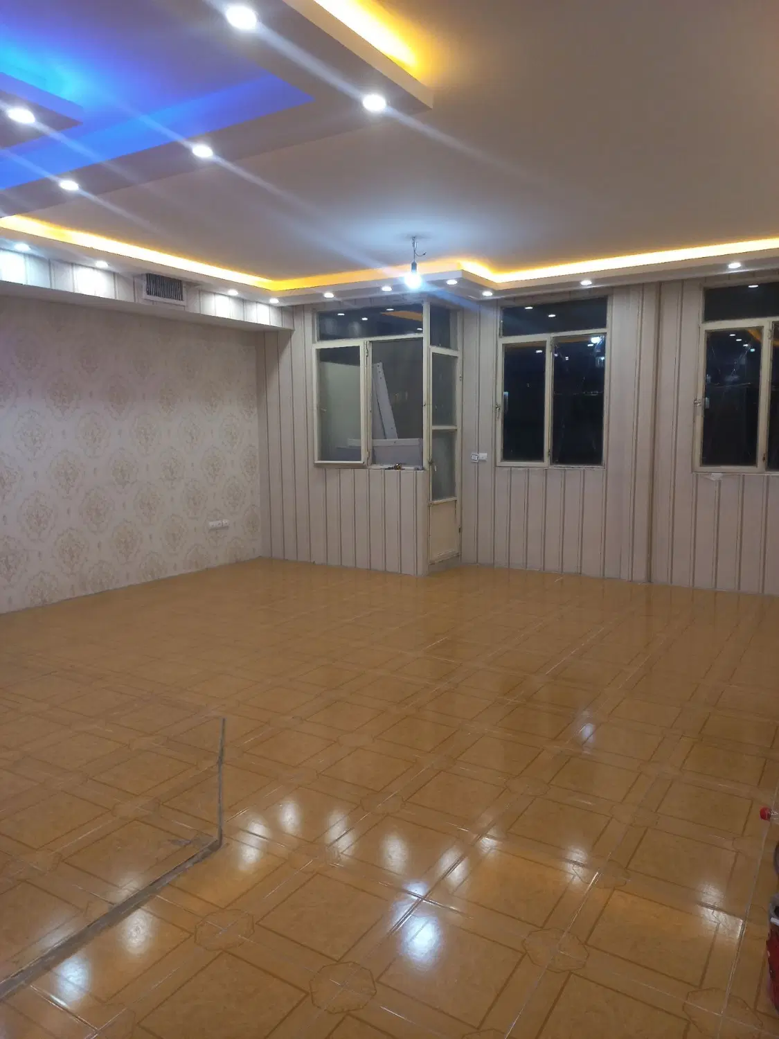 ۷۰متر با پارکینگ‌اهری شهرک ارم
