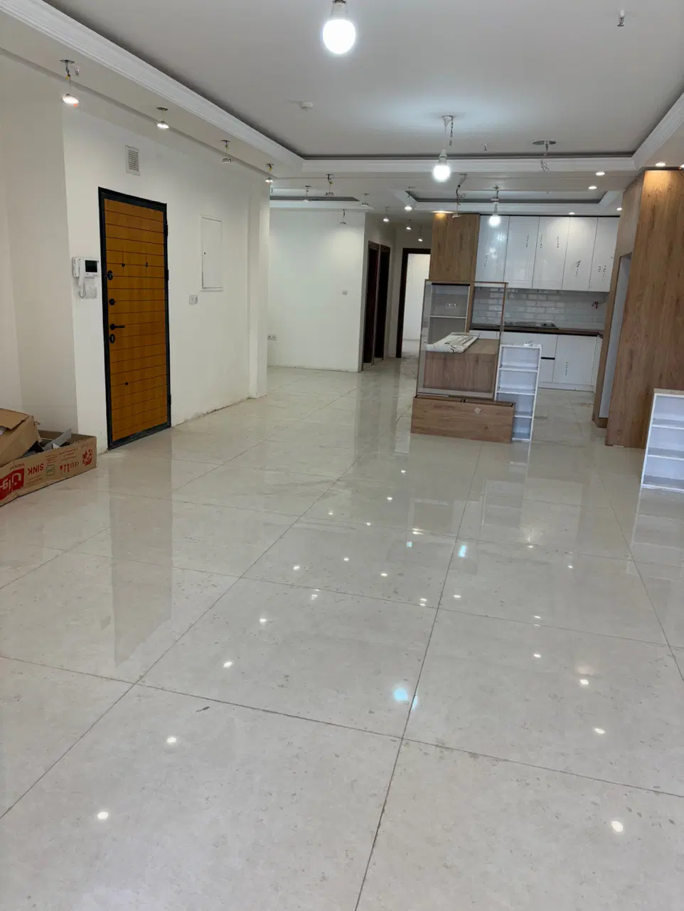 واحد ۲ پارکینگ سندی ، ۷ شرقی پارس