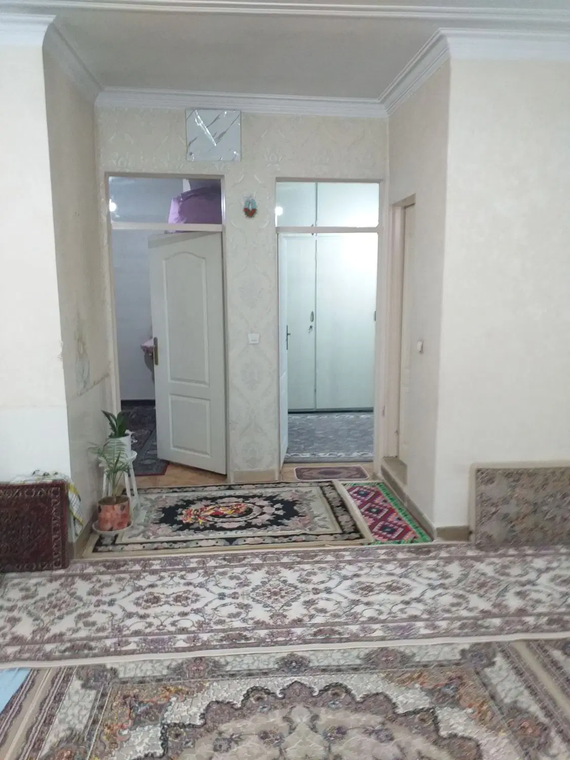 ۷۴ متر سند دار_ تک واحدی_ کلا سه طبقه_ فلکه اول